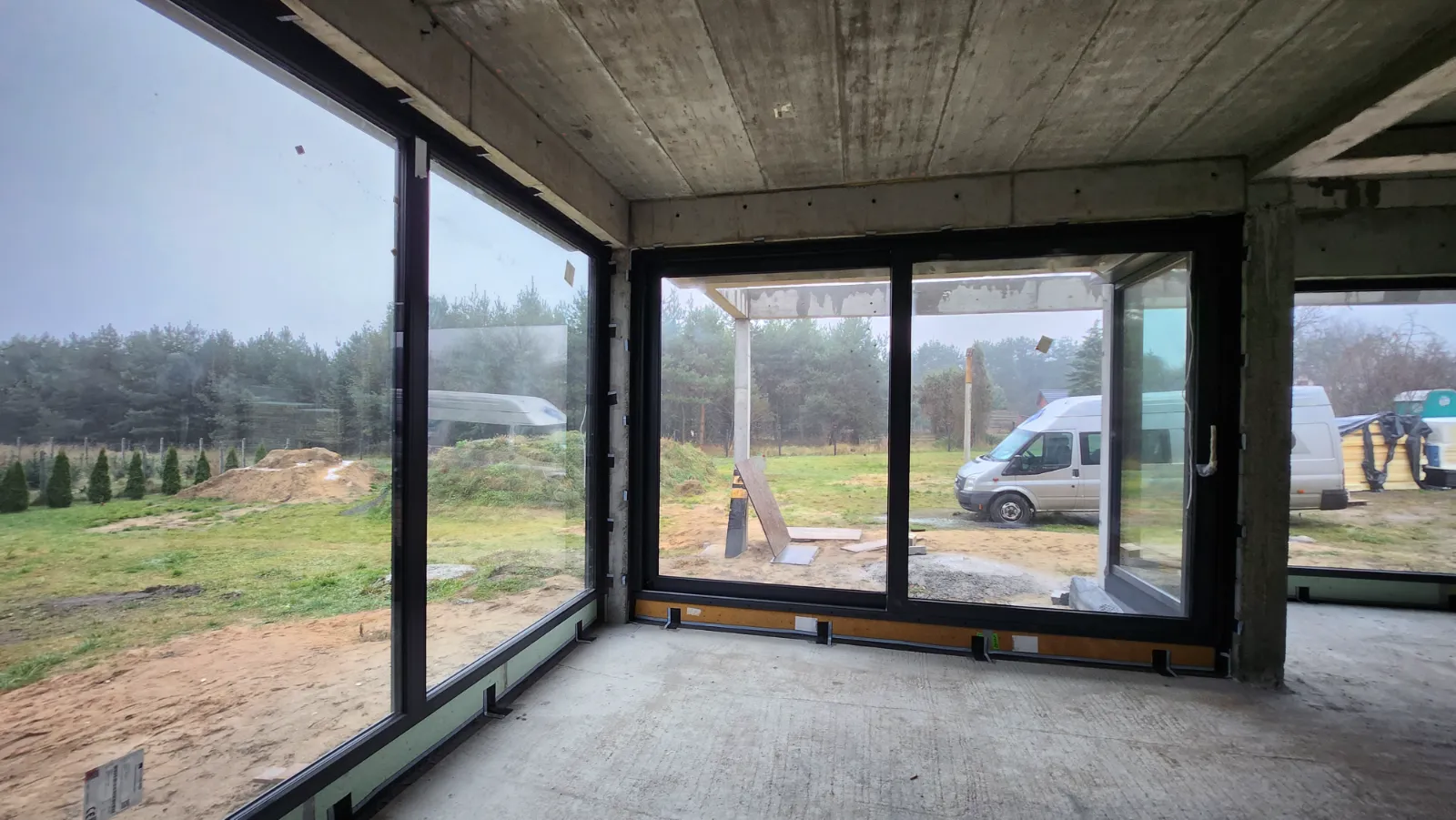 Stan surowy zamknięty