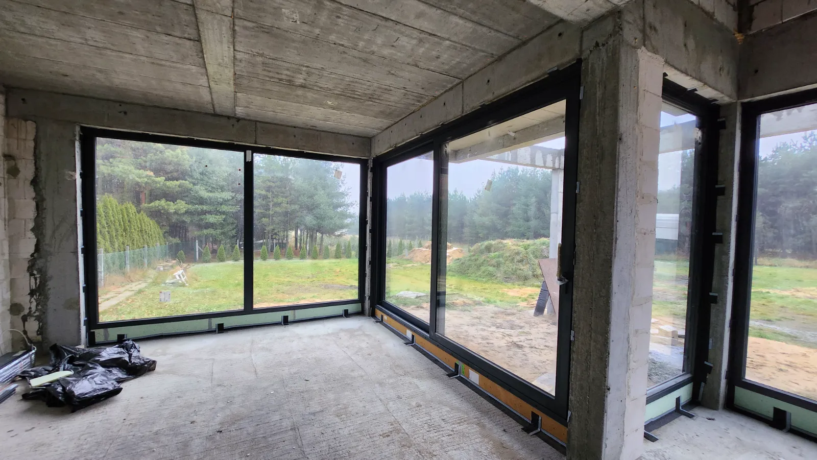 Stan surowy zamknięty